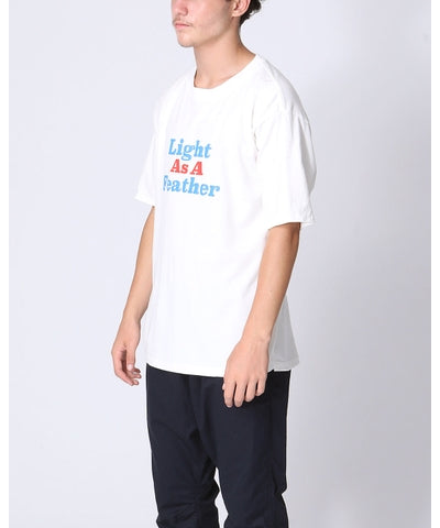 nonnative -DWELLER S/S TEE "LIGHT AS A FEATHER"-WHITE